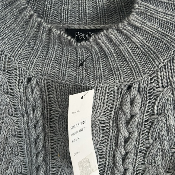 Papillon NWT Grey Cable Knit Sweater - Picture 3 of 7